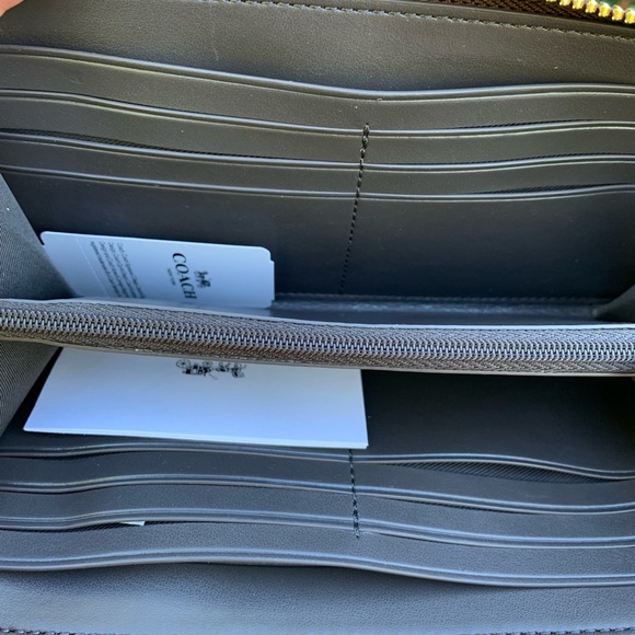 NWT🔥COACH CHEERY WALLET - Picture 3 of 4